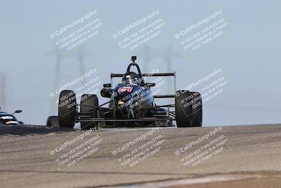 media/Oct-26-2025-CalClub SCCA (Sun) [[8ce1e69566]]/Group 3/Grapevine/